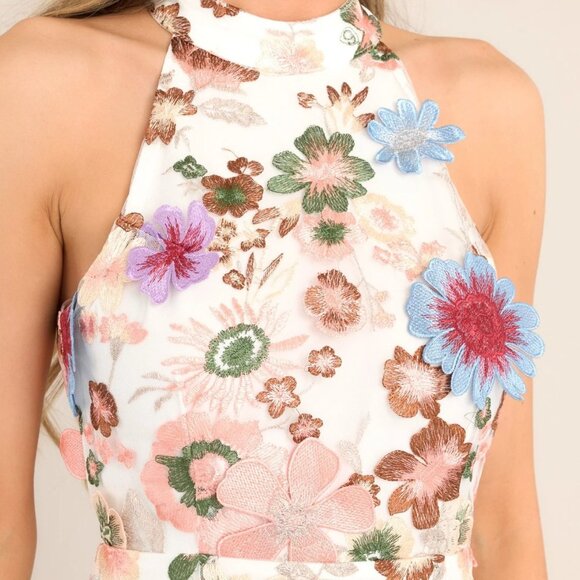 Red Dress Boutique Perfect Bouquet White Embroidered Floral Dress - Picture 3 of 5